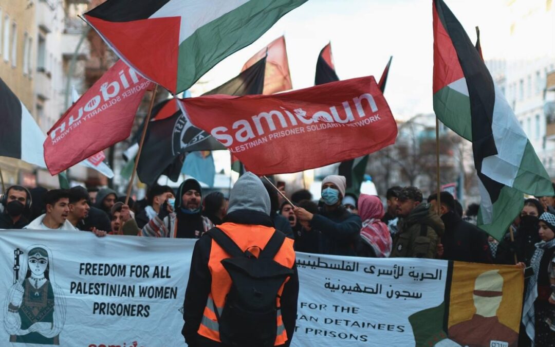 Une manifestation à Berlin condamne les derniers massacres en Palestine et soutient le mouvement des prisonniers prisonniers