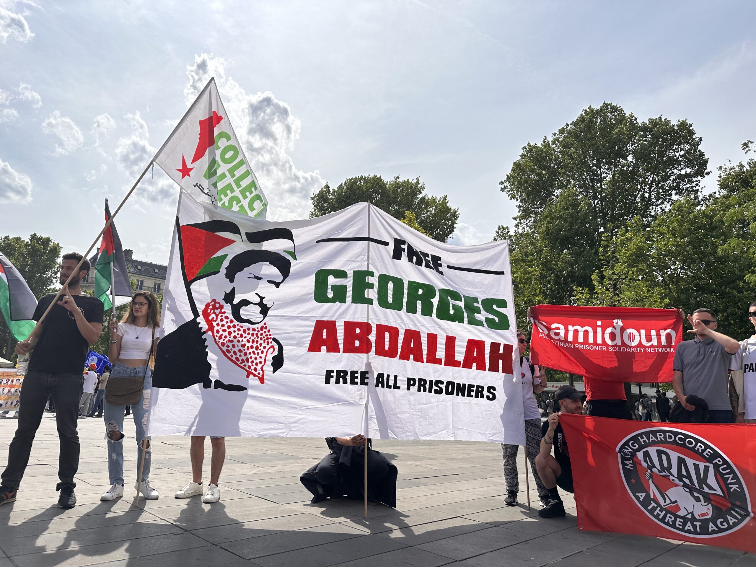Des centaines de personnes manifestent à Paris pour la libération de Georges Abdallah