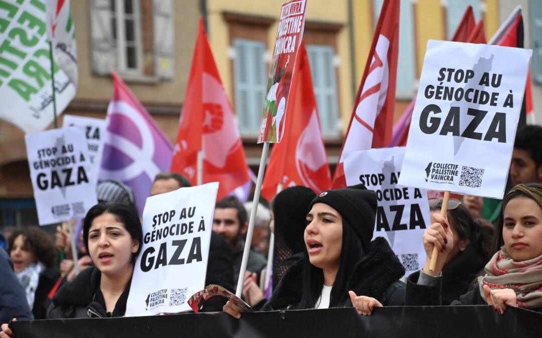 Des centaines de Toulousains se rassemblent contre la loi immigration et le génocide à Gaza