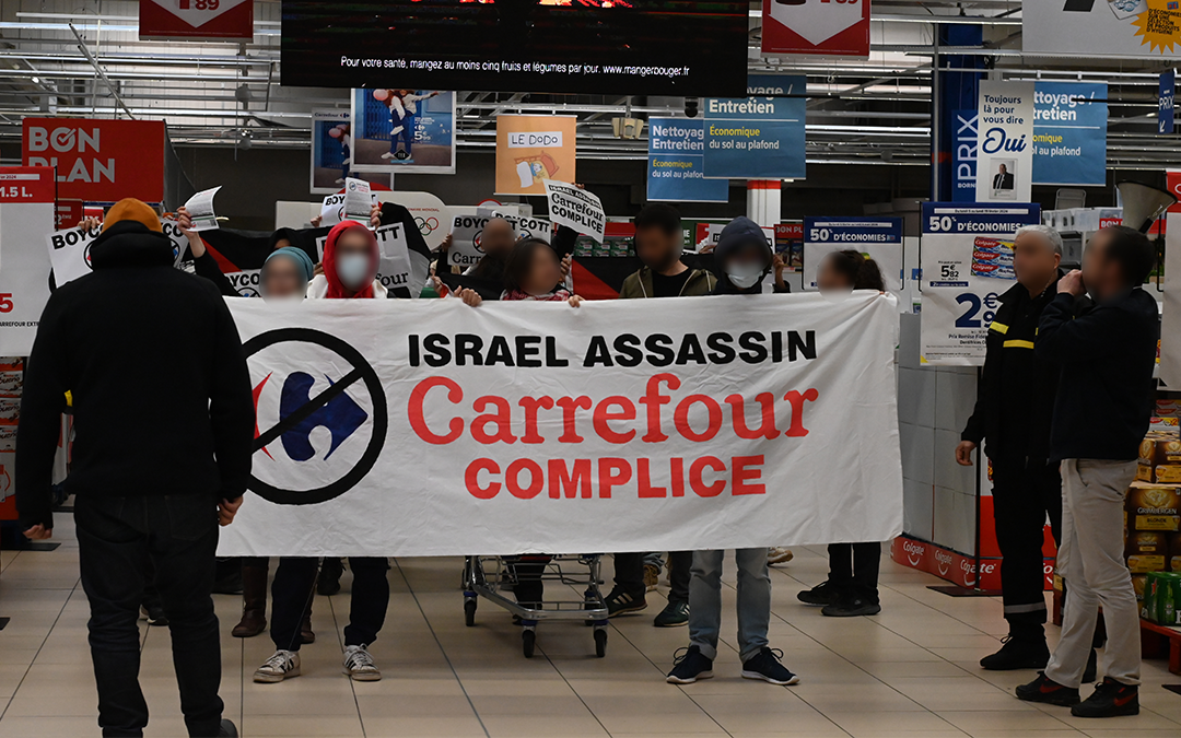 A Toulouse, une cinquantaine de personnes participent à une action #BoycottCarrefour !